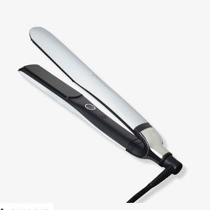 GHD Platinum+ Professional Performance 1” Smart Styler White
